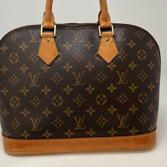 Louis Vuitton Alma Monogram Canvas - Picture 4 of 13